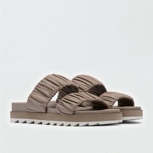 SOREL Roaming Two Strap Sandals. size 9 *worn once*